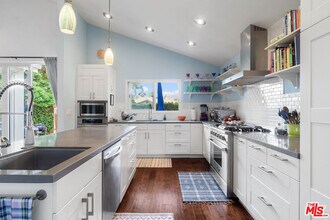 2464 Glyndon Ave in Los Angeles, CA - Building Photo - Building Photo