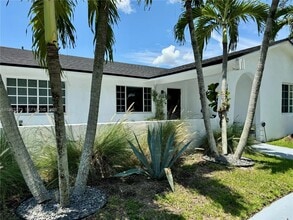 13351 SW 46th St in Miami, FL - Building Photo - Building Photo