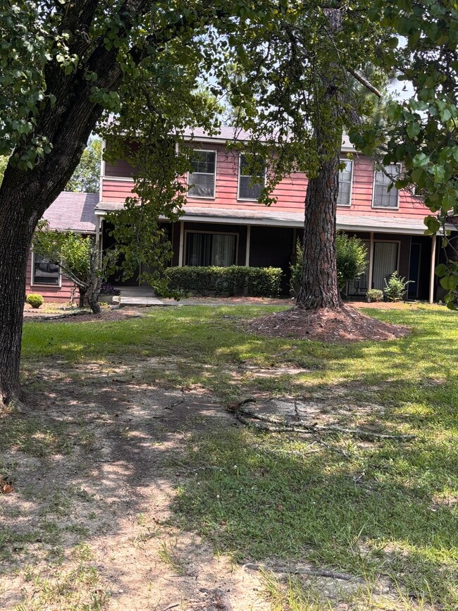 property at 1611 E Trinity Blvd