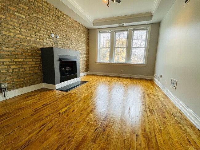 7328 N Damen Ave in Chicago, IL - Building Photo - Building Photo