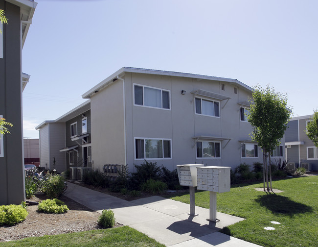 Mercy Village Folsom in Folsom, CA - Building Photo - Building Photo