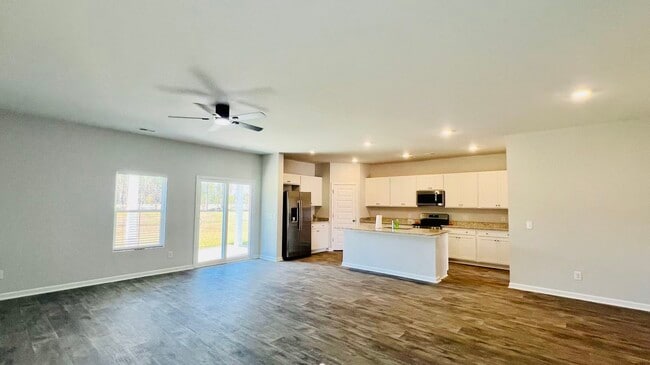 116 Amethyst Dr in Bloomingdale, GA - Building Photo - Building Photo