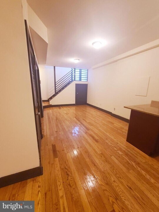 1730 Fontain St Photo