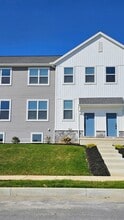 63 N Conifer Dr in Elizabethtown, PA - Building Photo - Building Photo