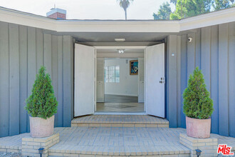 1745 Manzanita Park Ave in Malibu, CA - Building Photo - Building Photo