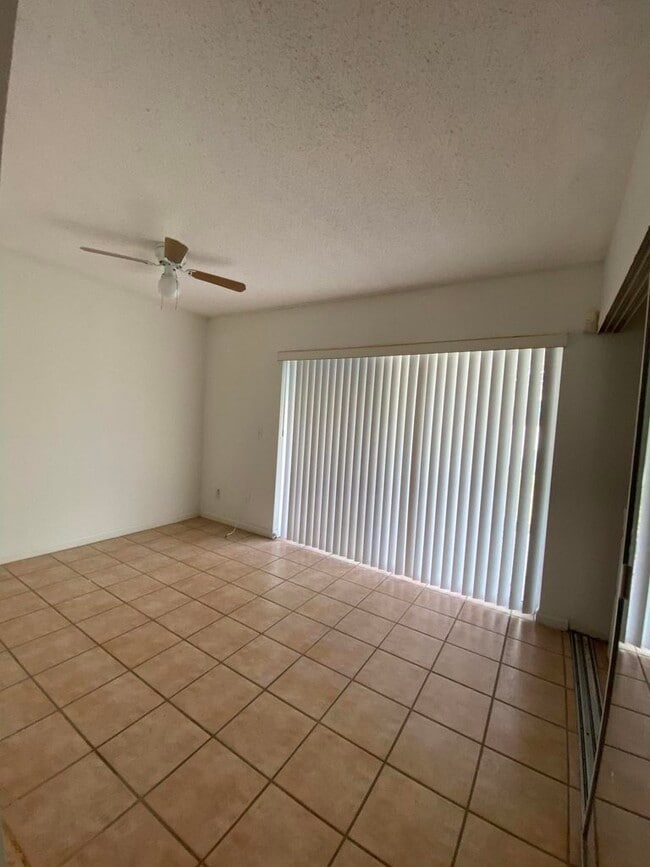 5030 Elmhurst Rd in West Palm Beach, FL - Building Photo - Building Photo