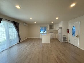 3587 Sweetwood St in Simi Valley, CA - Building Photo - Building Photo