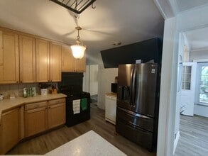 397 Long Hill Ave in Shelton, CT - Building Photo - Building Photo
