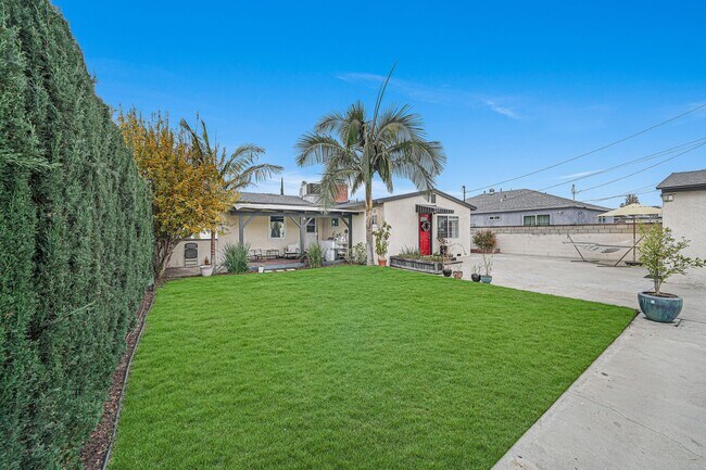 property at 7608 Whitsett Ave
