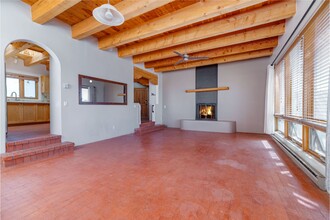 115 Jornada Loop in Santa Fe, NM - Building Photo - Building Photo