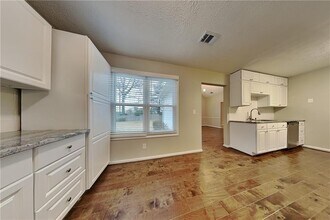 895 Perrin Springs Ct NE in Lawrenceville, GA - Building Photo - Building Photo