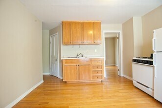 2429-2431-2431 N Farwell Ave in Milwaukee, WI - Building Photo - Building Photo