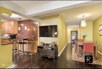 50 E 8th St-Unit -3-J in New York, NY - Building Photo - Building Photo