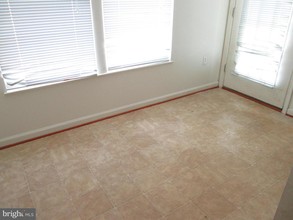 695 Winding Stream Way-Unit -#104 in Odenton, MD - Building Photo - Building Photo