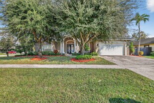 1500 Firethorn Dr in Wellington, FL - Building Photo