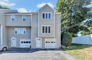 395 Donohue Rd in Dracut, MA - Building Photo