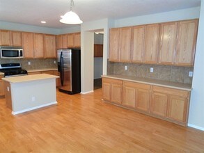 124 N Flat Rock St in Aurora, CO - Building Photo - Building Photo