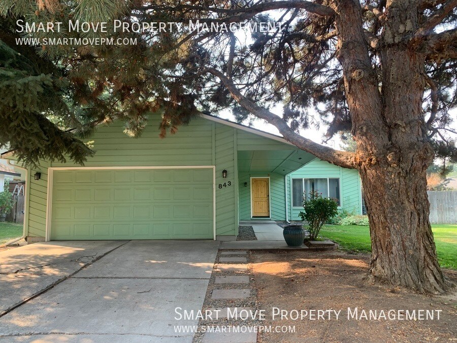 843 E Valencia St in Boise, ID - Building Photo