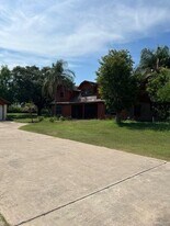 20 Mile 10 N in Weslaco, TX - Building Photo