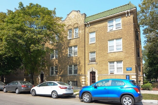 4902 W Ainslie St, Unit J00P in Chicago, IL - Foto de edificio - Building Photo