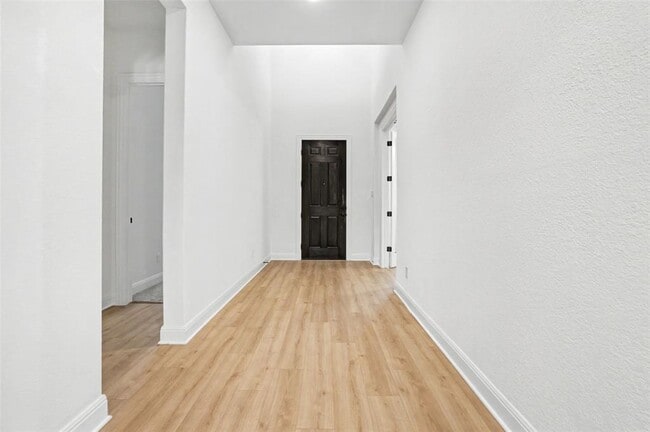 104 Rocky River Rd in Andice, TX - Building Photo - Building Photo