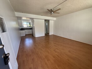 7205 Fountain Ave, Unit FOU5 in Los Angeles, CA - Building Photo - Building Photo