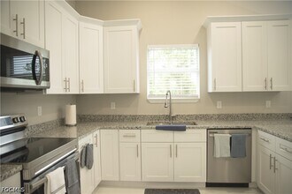 1228 Chrisholm St in Lehigh Acres, FL - Building Photo - Building Photo