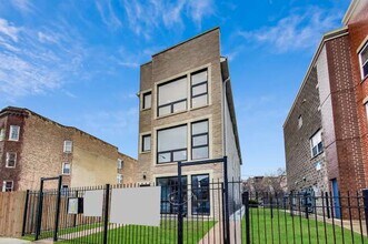 4745 S Indiana Ave in Chicago, IL - Building Photo - Building Photo