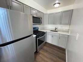 1255 N Stone St in Los Angeles, CA - Building Photo