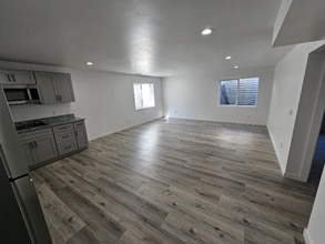 1691 40 E in Tooele, UT - Foto de edificio - Building Photo