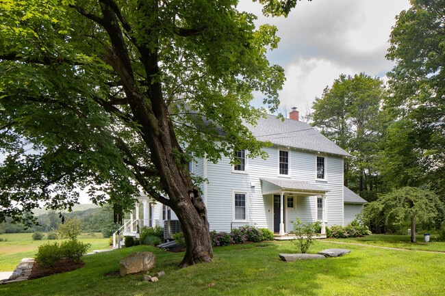 property at 41 Loon Meadow Dr