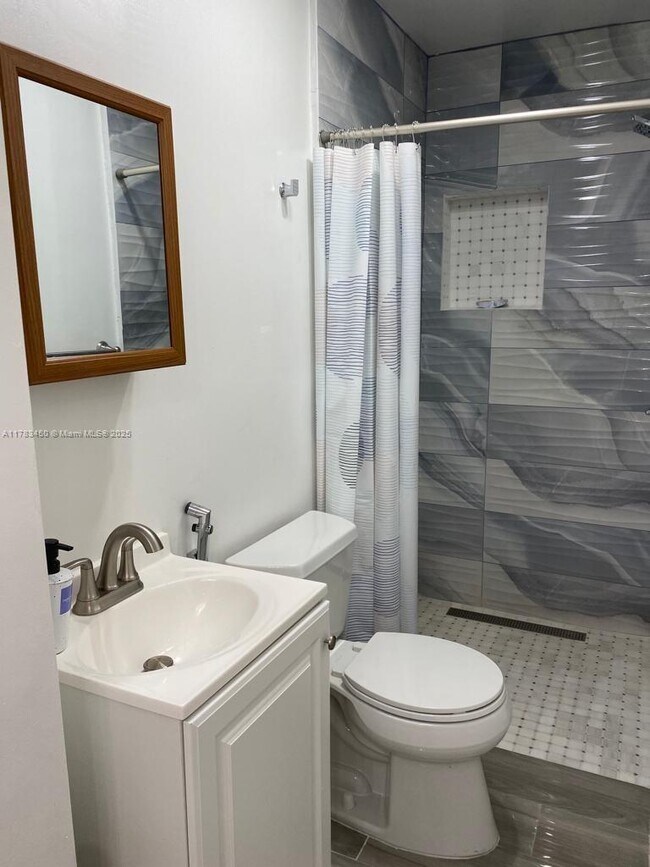 12010 NW 33rd St-Unit -#2 in Sunrise, FL - Building Photo - Building Photo