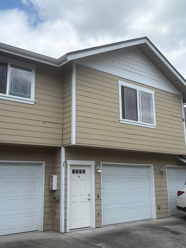 5705 Graham Ave in Sumner, WA - Building Photo - Building Photo