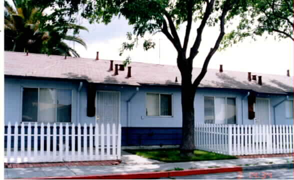 3350 Park Blvd in Palo Alto, CA - Foto de edificio