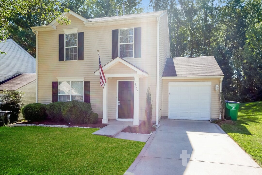8927 McAdam Way in Charlotte, NC - Building Photo