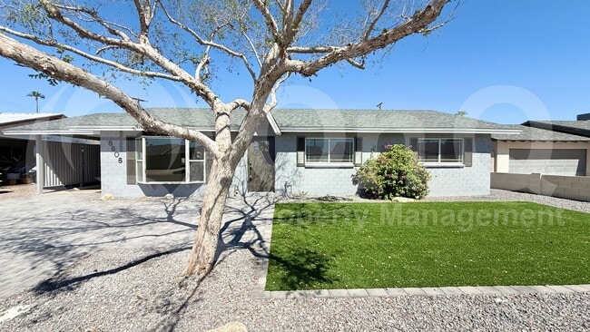 property at 8608 E Vernon Ave