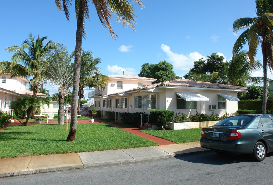 106 S O St in Lake Worth, FL - Foto de edificio