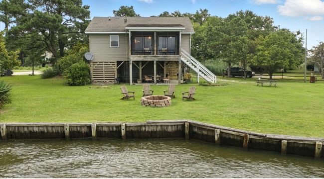 property at 116 Mistletoe Ln