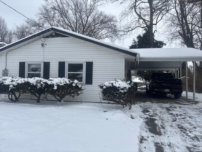 property at 9626 Pippin Rd