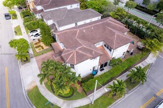 11530 NW 82nd Terrace in Doral, FL - Building Photo - Building Photo