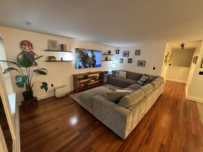 1550 N Warren Ave, Unit 103 in Milwaukee, WI - Foto de edificio - Building Photo