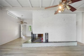 701 Locust Pl, Unit Locust in High Point, NC - Foto de edificio - Building Photo