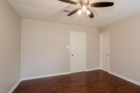 12814 Crystal Cove Dr photo'
