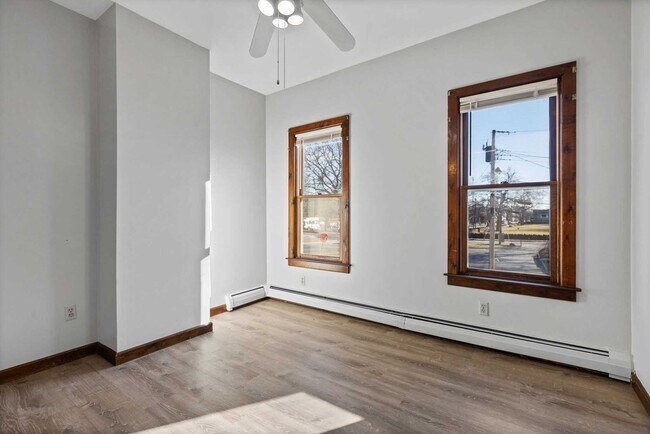 18 Center St-Unit -2 in Poughkeepsie, NY - Building Photo - Building Photo