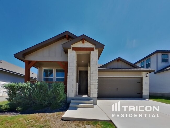 13698 Paxton Blvd in Saint Hedwig, TX - Building Photo - Building Photo