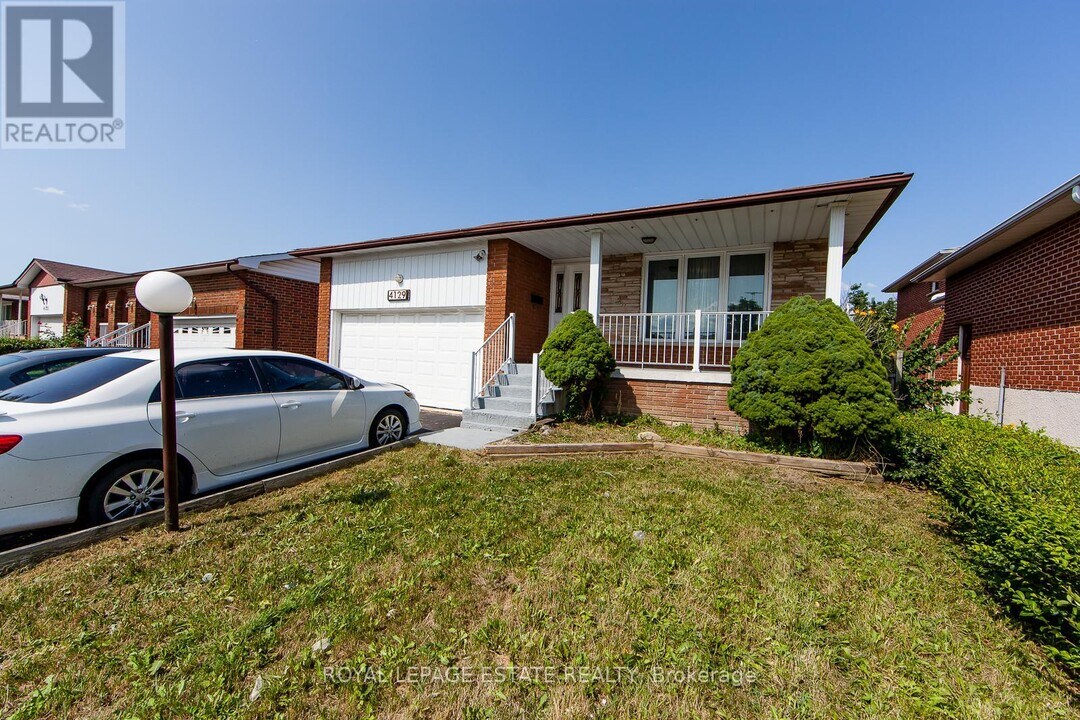 4129 Brandon Gate Dr in Mississauga, ON - Building Photo
