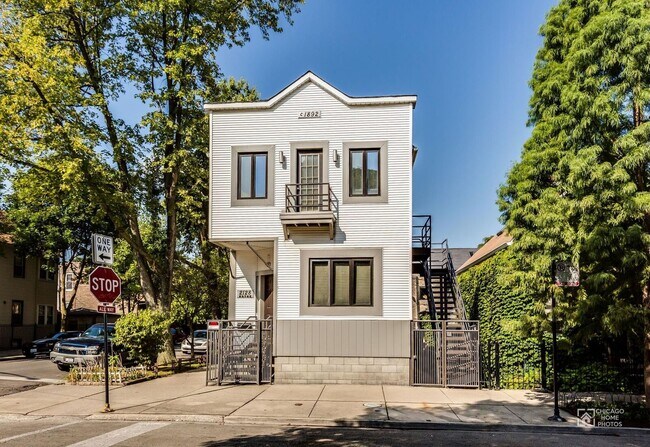 property at 2128 N Hoyne Ave