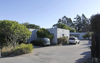 2711 Soquel Ave in Santa Cruz, CA - Foto de edificio - Building Photo