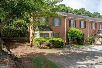 9070 Cobbler Ct in Roswell, GA - Building Photo - Building Photo