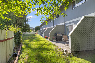 Cedars Apartments and Daffodil Court Townhome in Sedro Woolley, WA - Foto de edificio - Building Photo